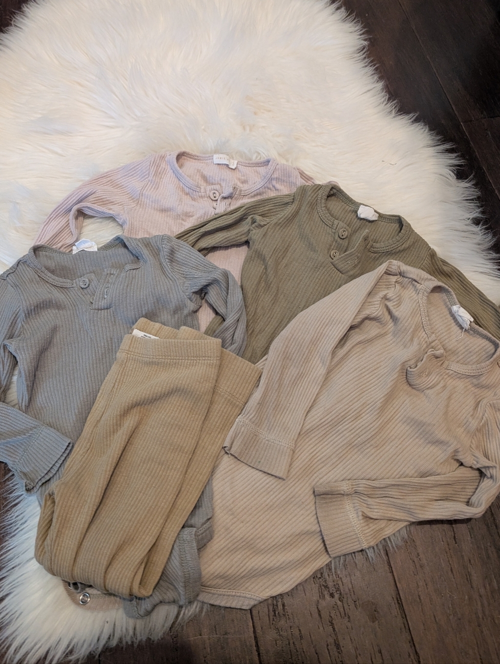Bundle! 4 Jamie Kay Ribbed Long Sleeve Henley Bodysuits Neutral Mix 1 Pants 2T 2